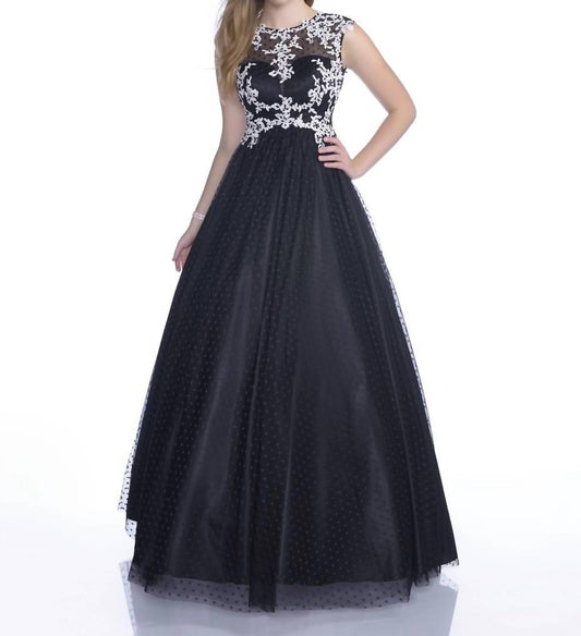 Ärmelloses Fit-and-Flare-Ballkleid