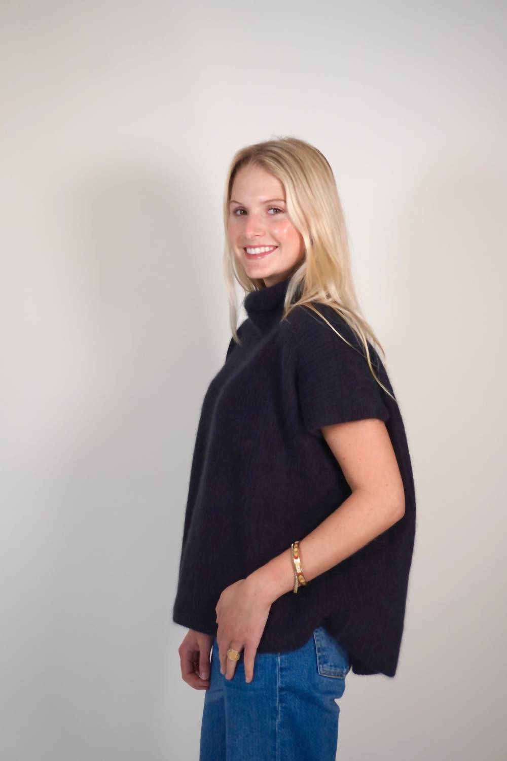 Kurzärmeliger Rollkragenpullover