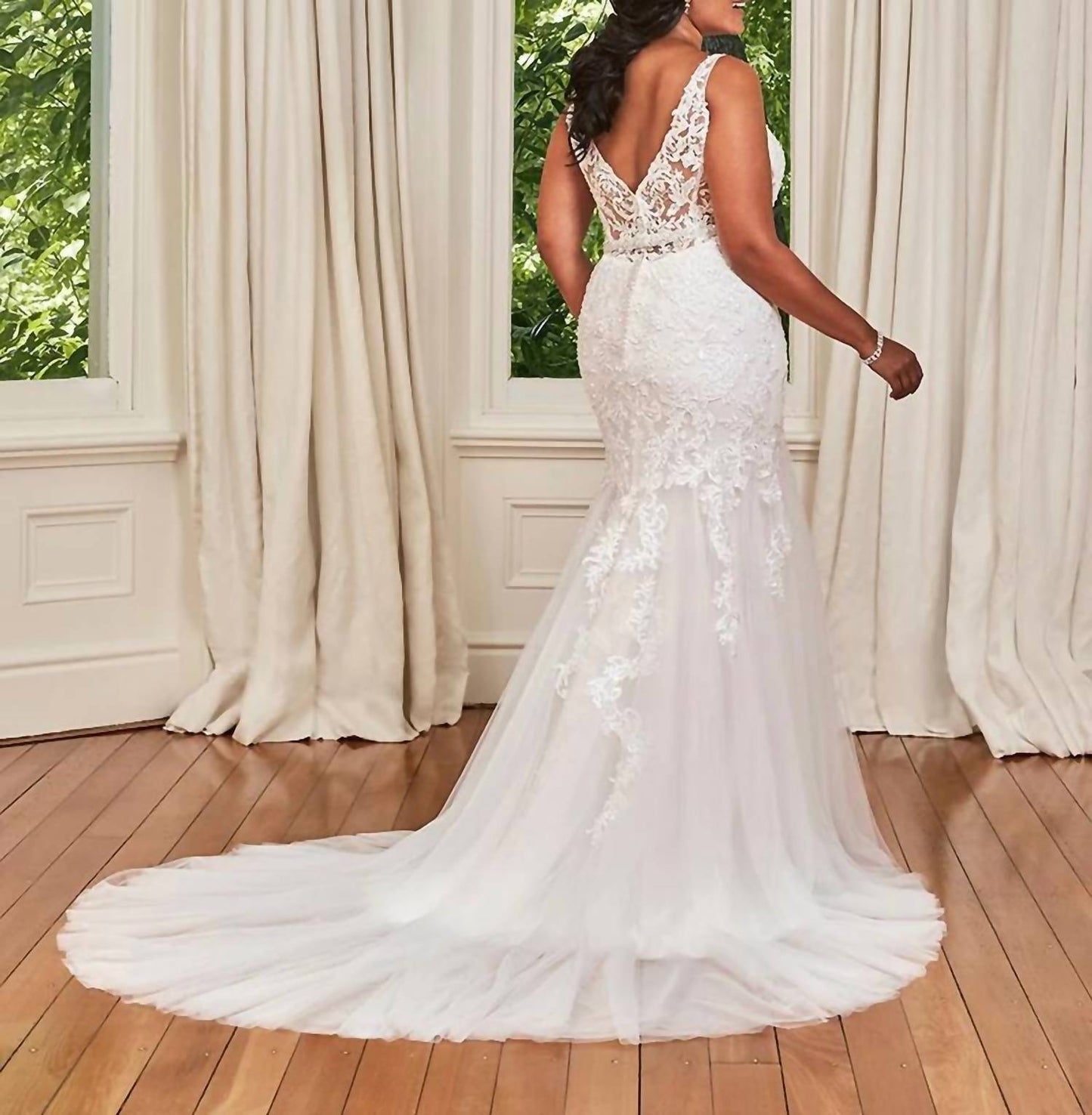Brautkleid aus Spitze und Tüll