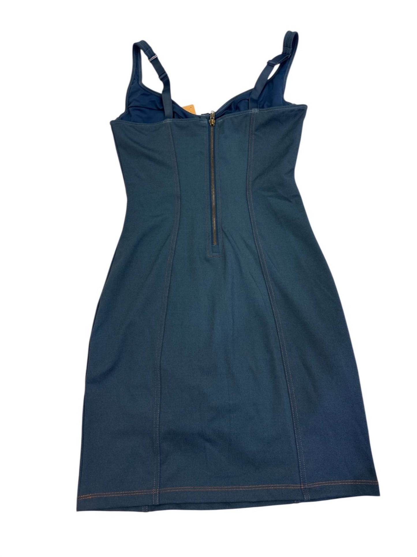 Enges Minikleid