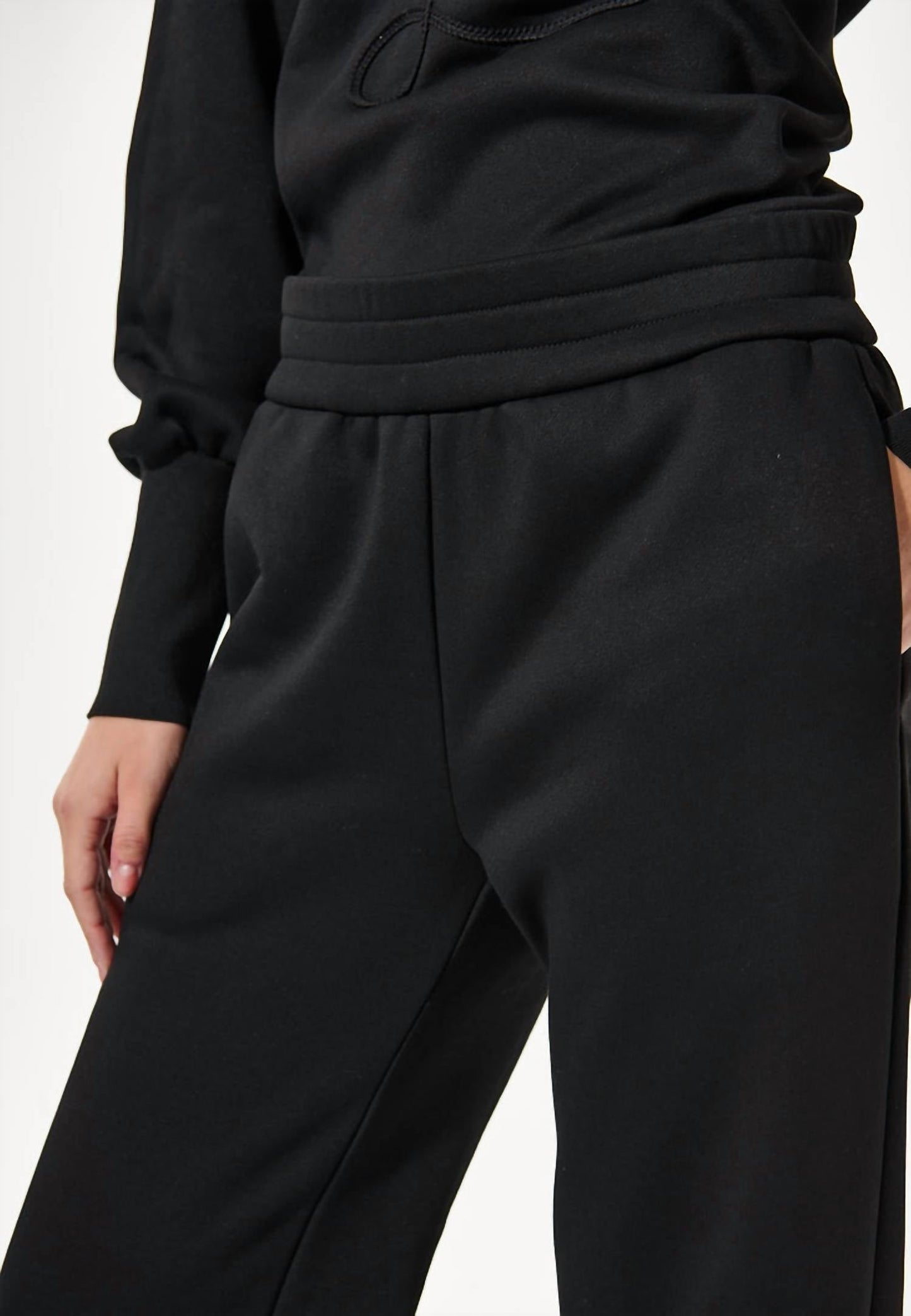 Vanesca Straight Flare Leg Hose