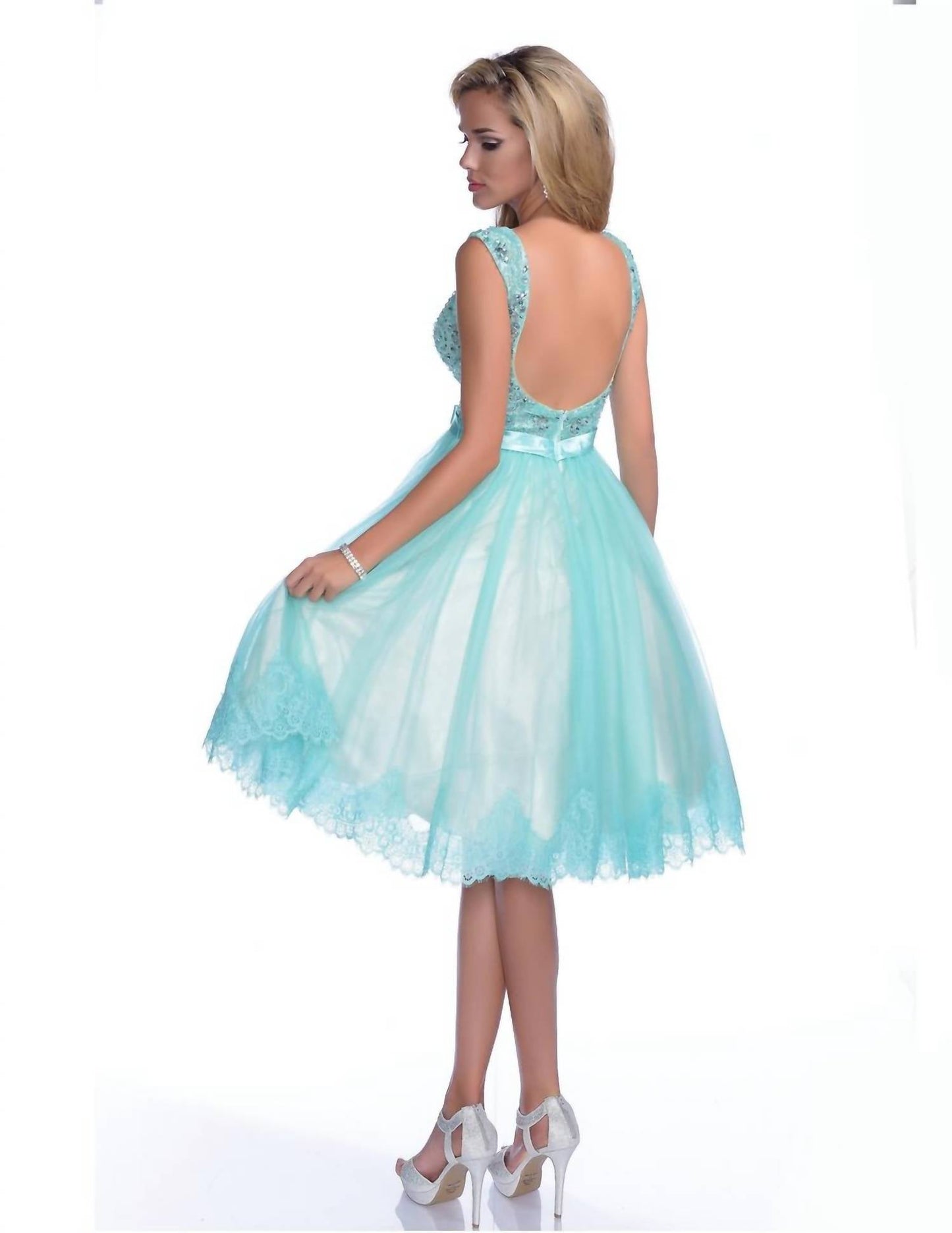 Midi-Fit-and-Flare-Kleid mit V-Ausschnitt