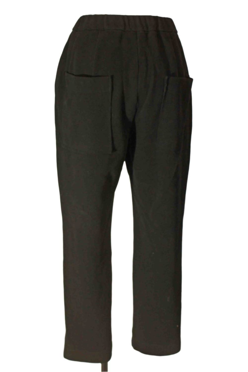 Damenhose mit geraffter Taille und großer Gesäßtasche