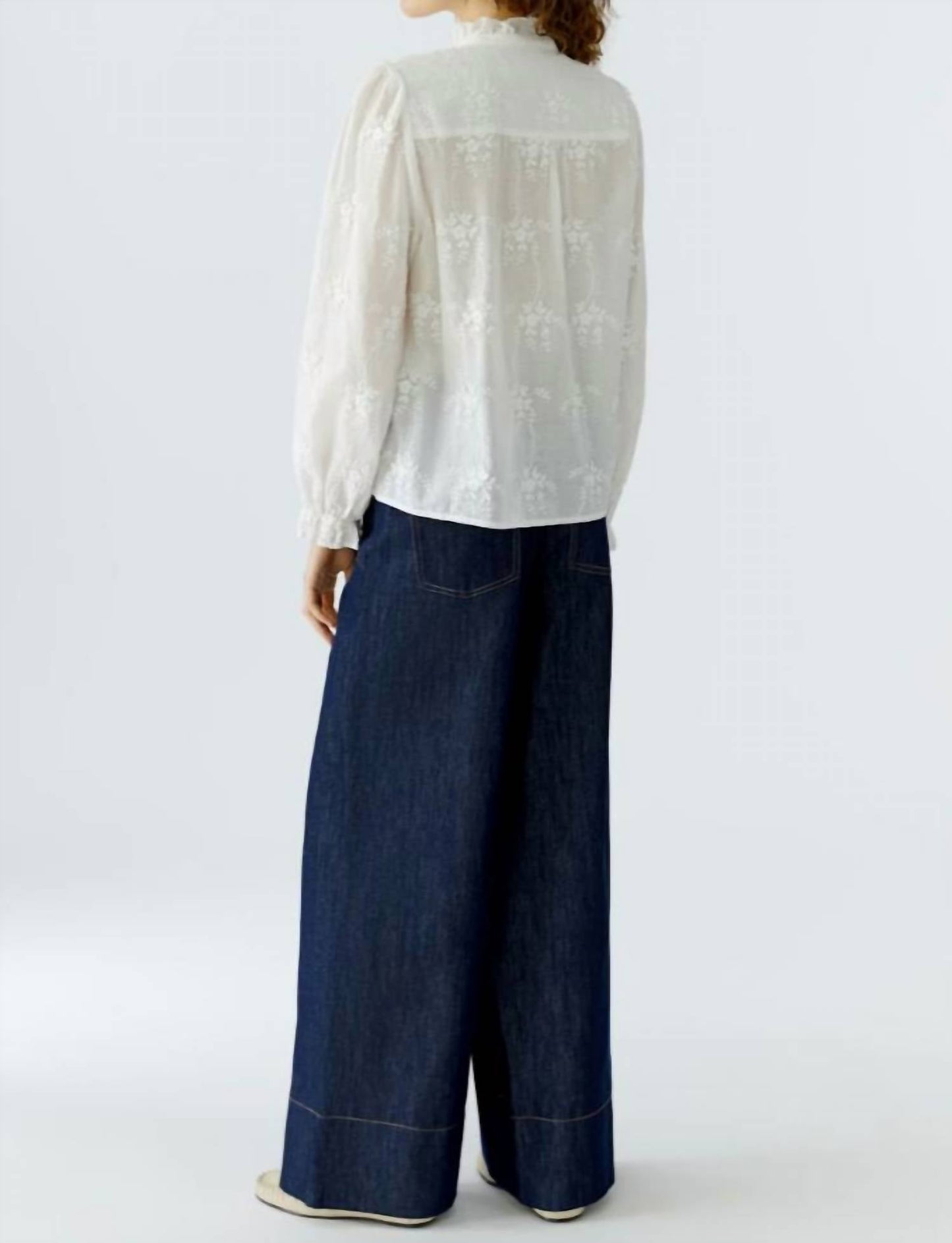 Baumwoll-Batist-Bluse mit Blumenstickerei