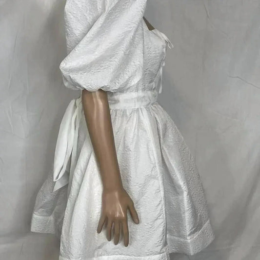 Damen Mini-Spitzenkleid mit Rückenausschnitt