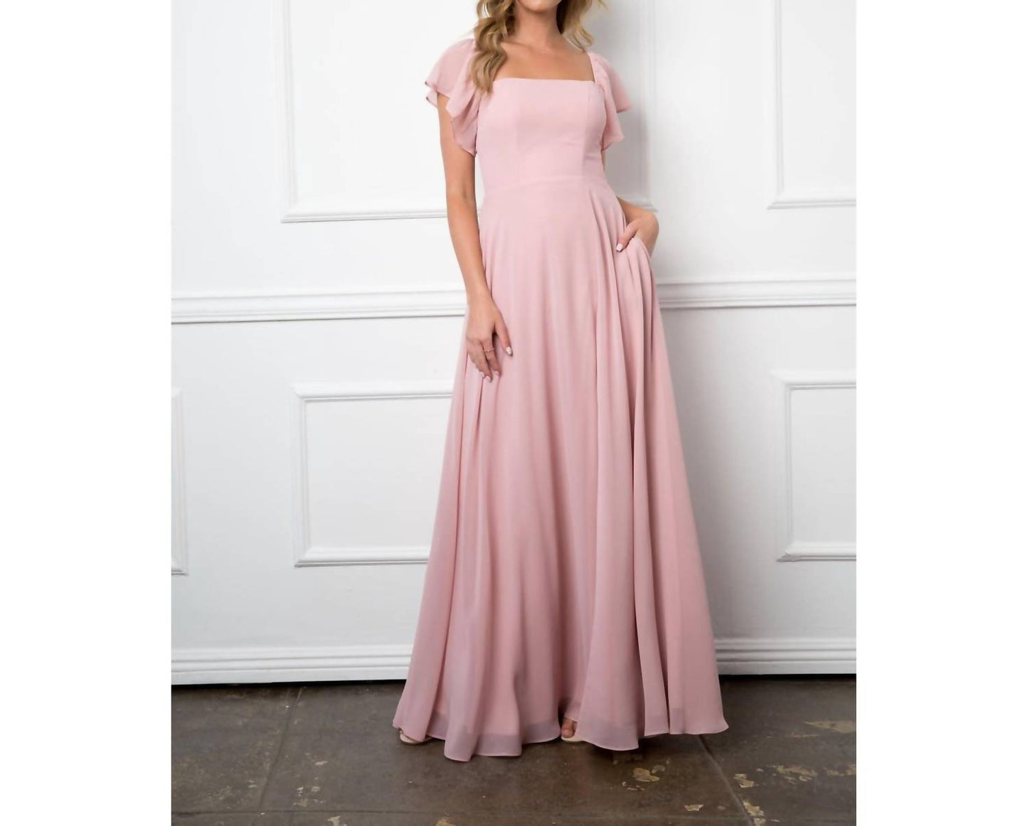 Maxikleid mit eckigem Ausschnitt