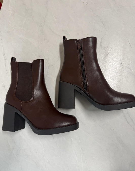 Women's Leather Round Toe Bootie