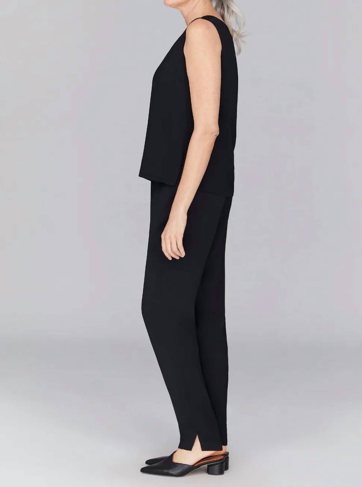 Lustrous Crepe Essential Narrow Leg Pant