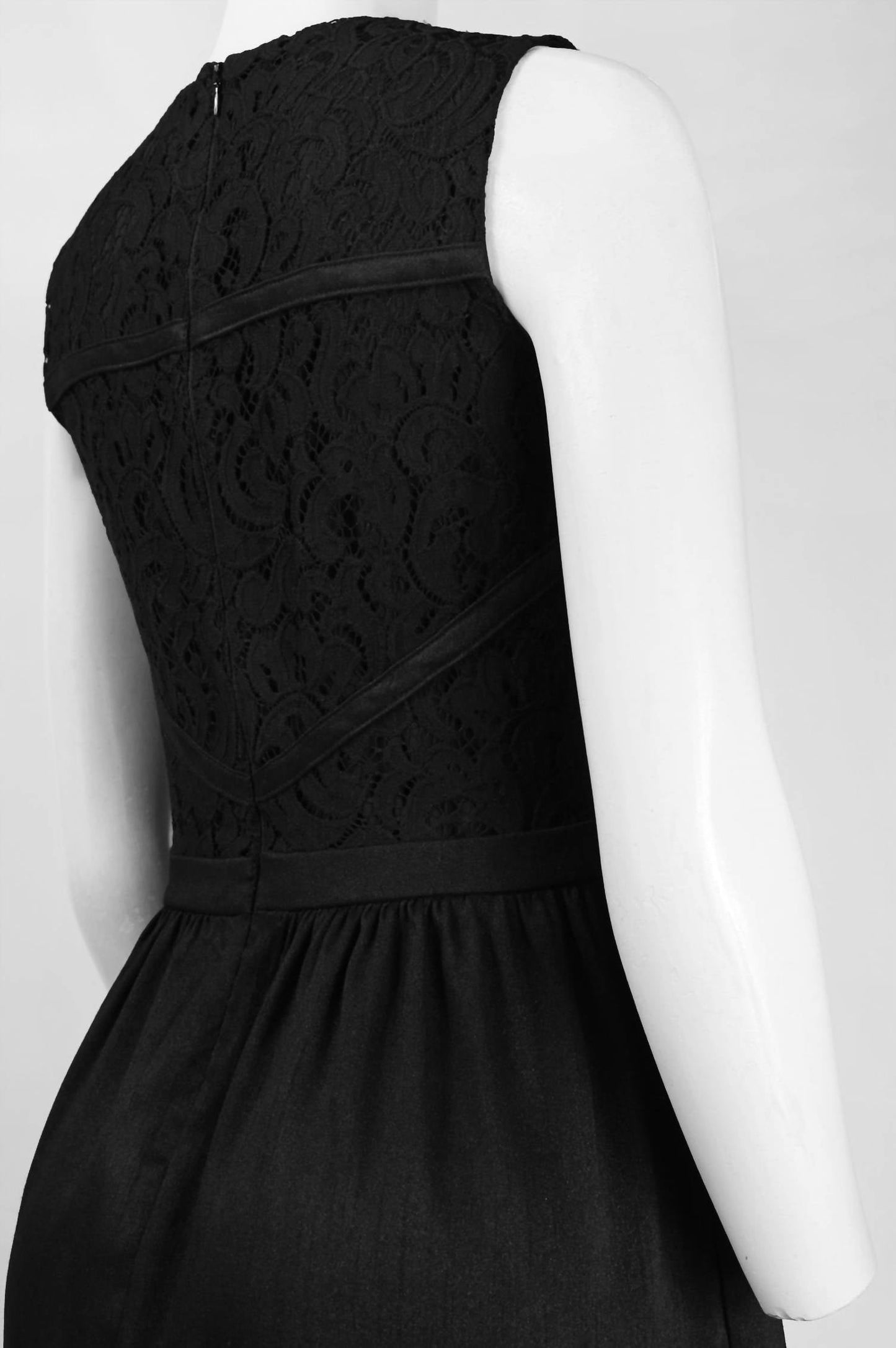 Ärmelloses A-Linien-Partykleid