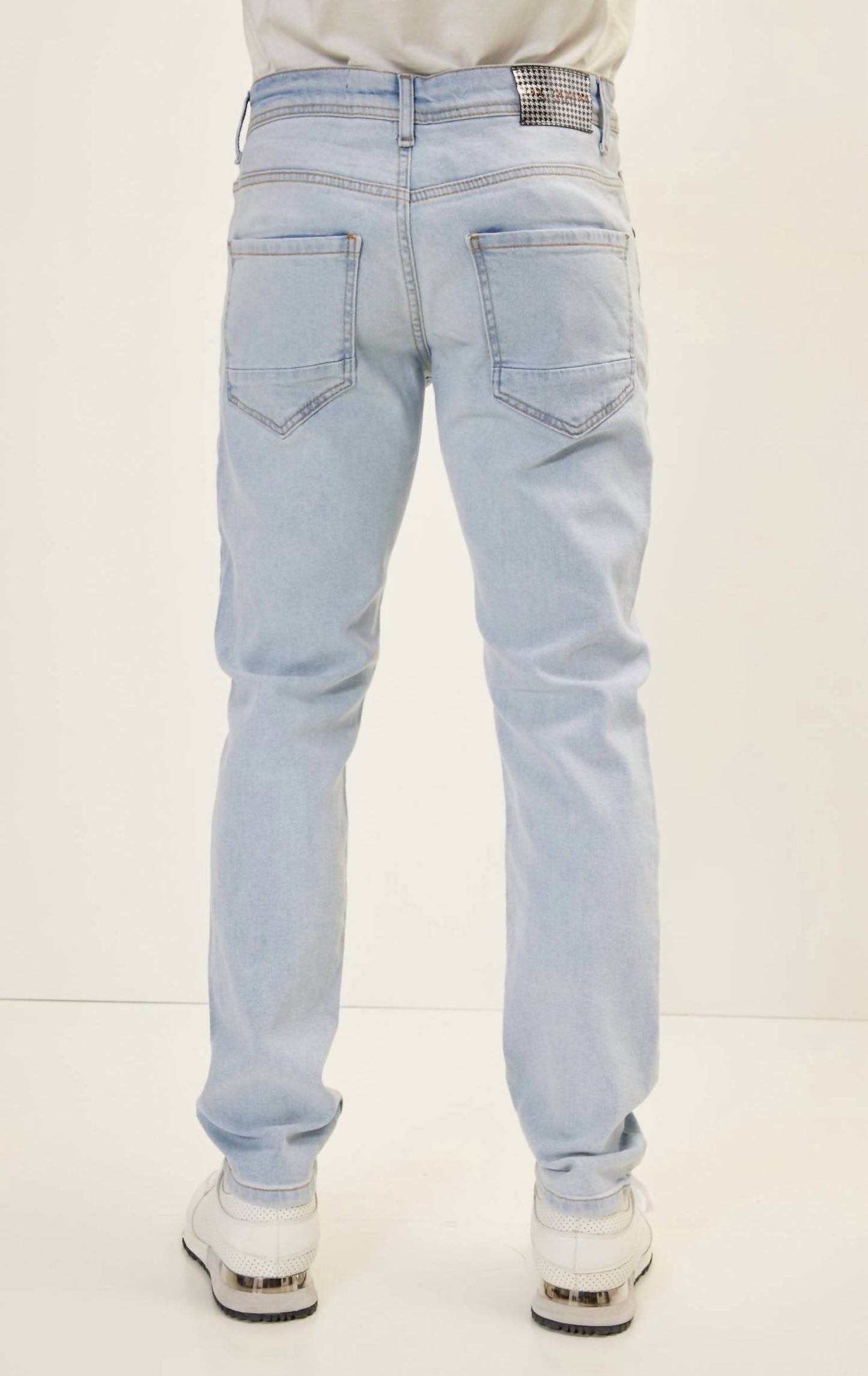 Klassische Herrenjeans mit schmalem Schnitt
