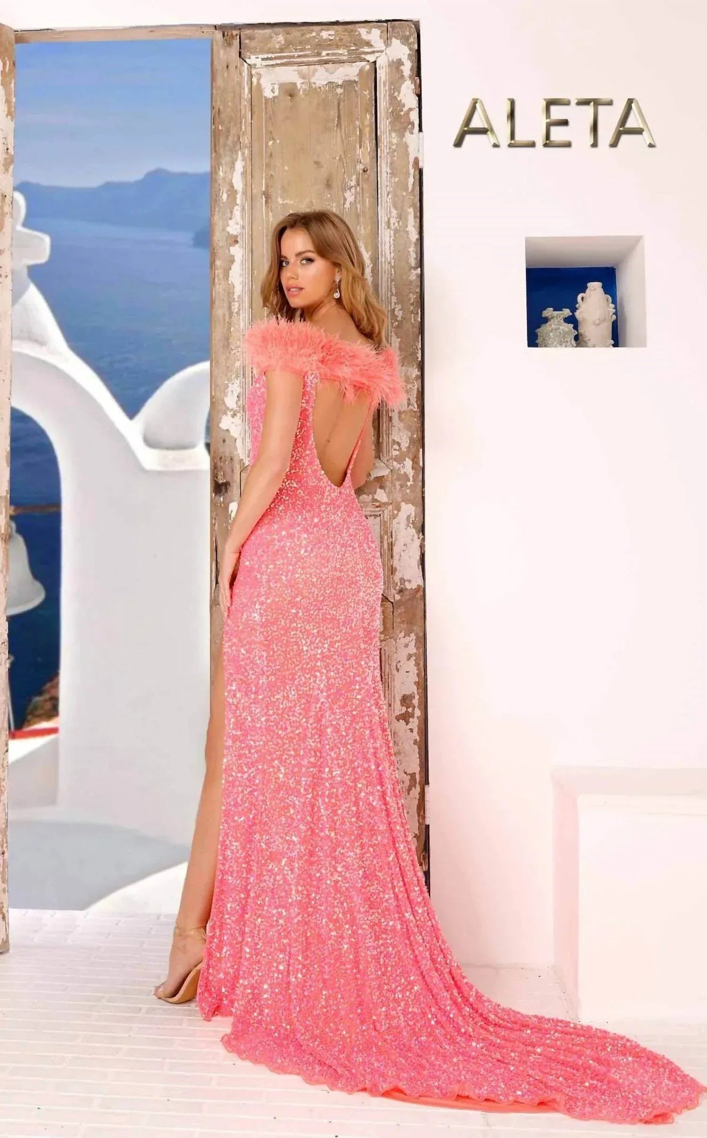 Elegantes schulterfreies Ballkleid