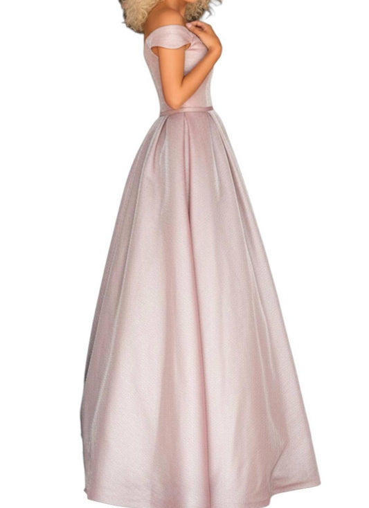 Maxikleid mit schmalem Oberteil und ausgestelltem Rock