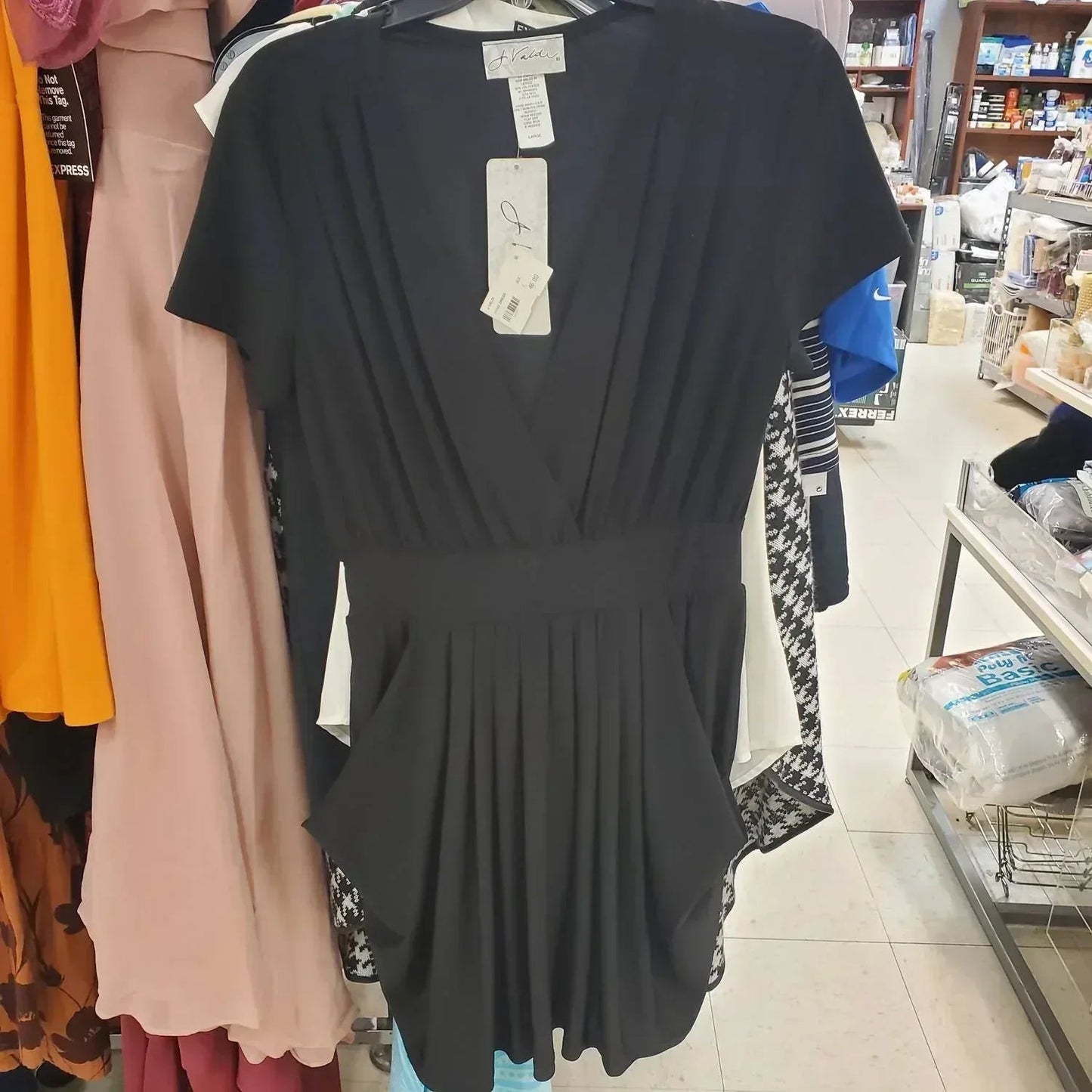 Women's Sleeveless Above The Knee Dress With Pockets