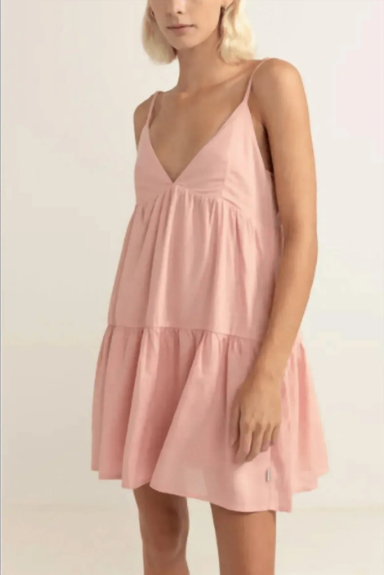 Klassisches Mini-Stufenkleid