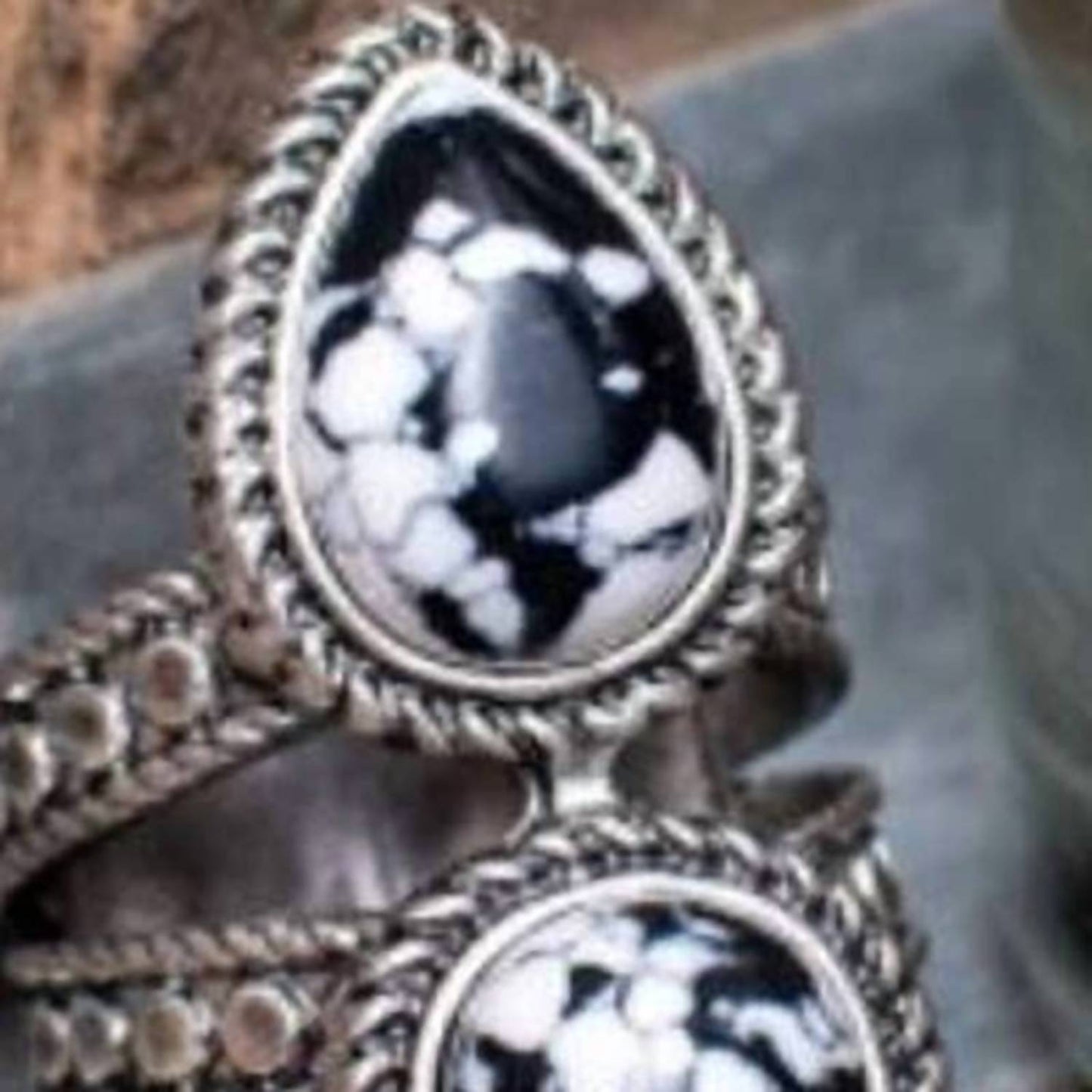 Women's Mirrored Teardrop Stone Ring