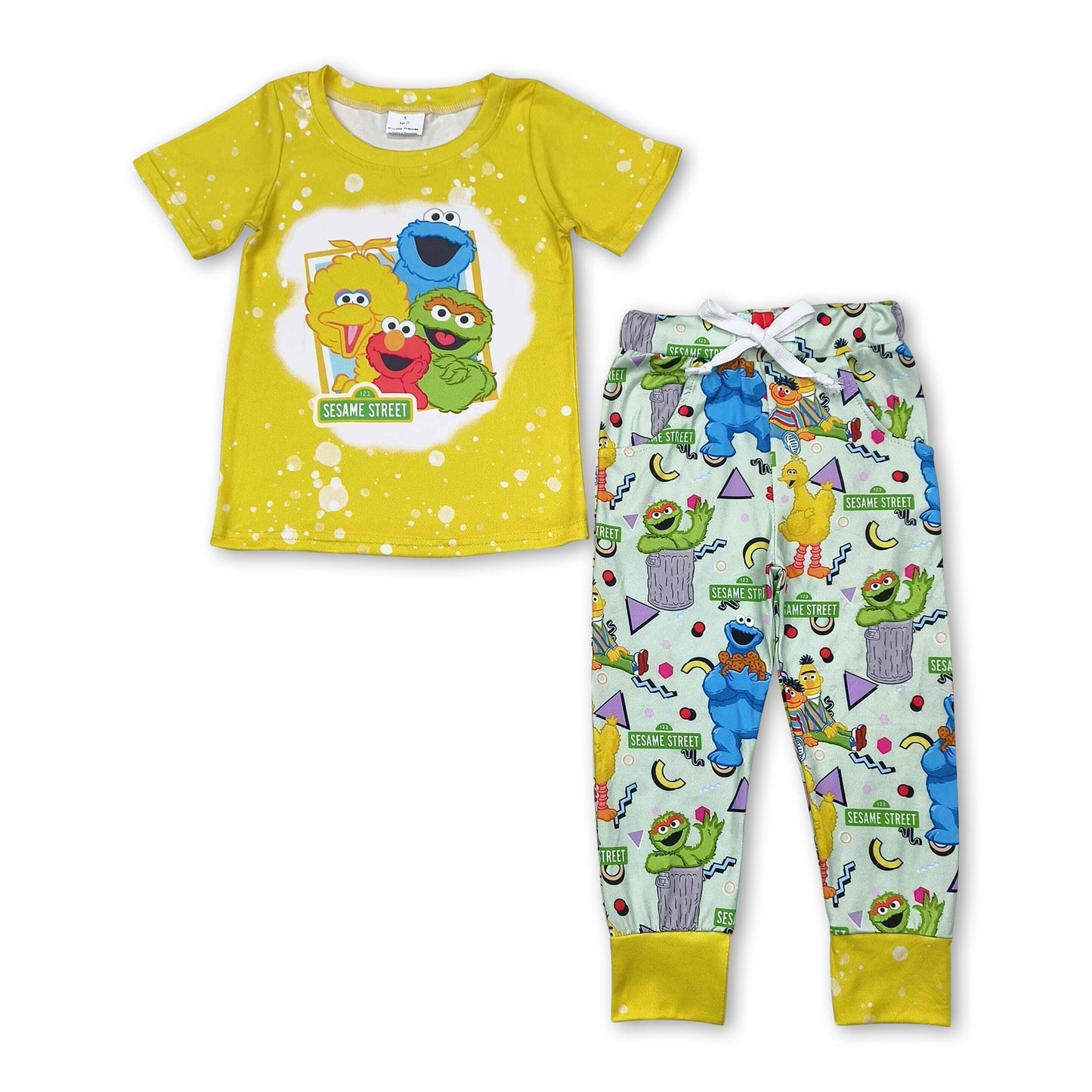 Gelbe gebleichte Oberteile, Kekshosen, Kinder-Jungen-Outfits