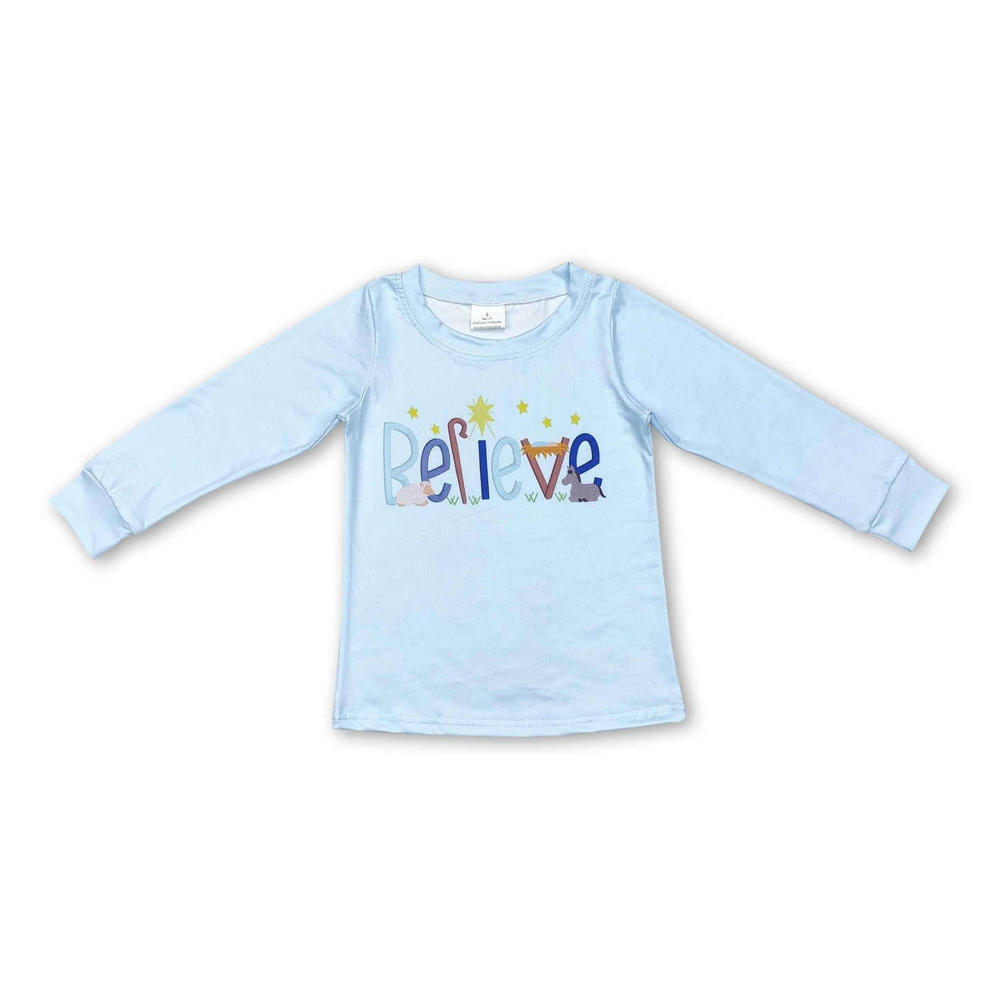 Langarm-Weihnachtshemd für Jungen mit dem Schriftzug "Believe"