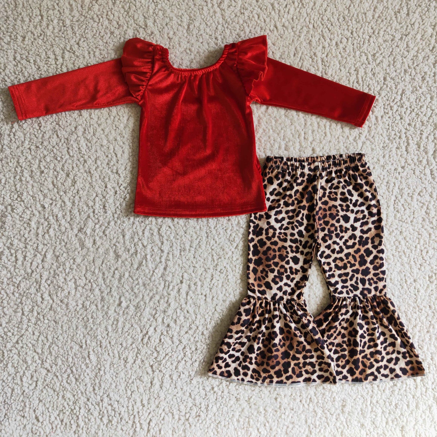 Rotes Samtshirt Leopardhose Mädchen Herbst Winter Kleidung