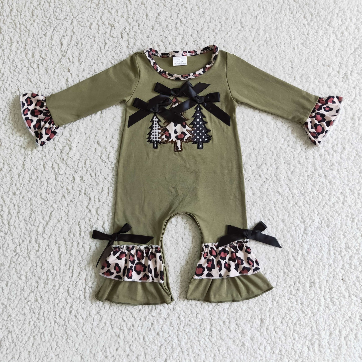 Weihnachtsbaum-Stickerei olivfarbener Baumwoll-Baby-Weihnachts-Strampler