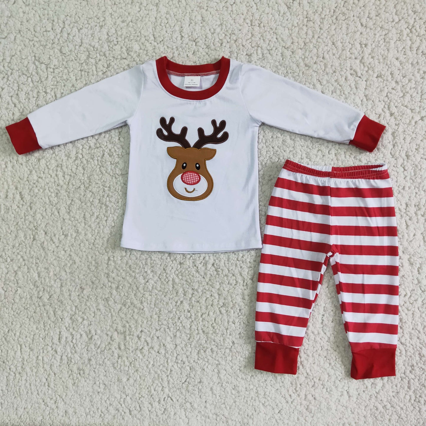 Jungen-Weihnachtspyjama mit Rentier-Applikation in Weiß