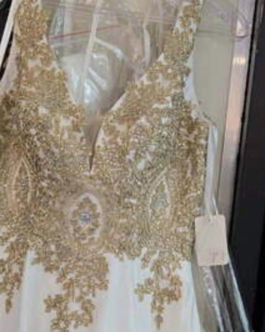 Women's Elegant Formal Dress With Lace Appliqué
