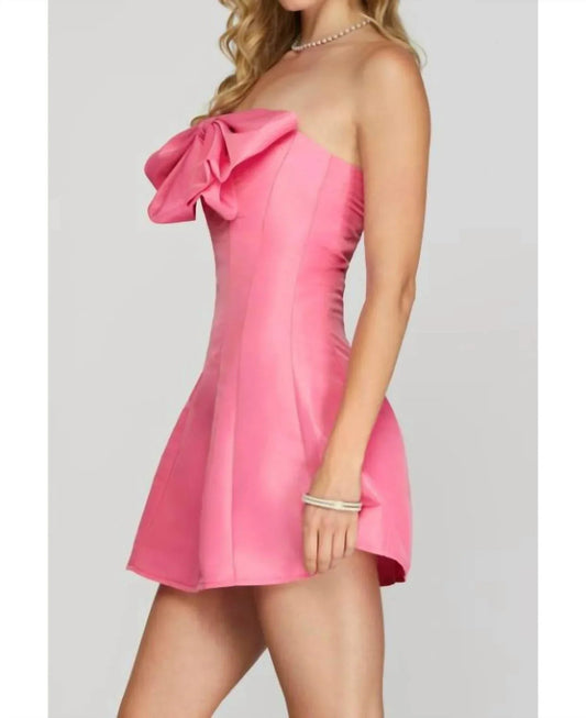 Das Everly Minikleid mit Schleifendetail
