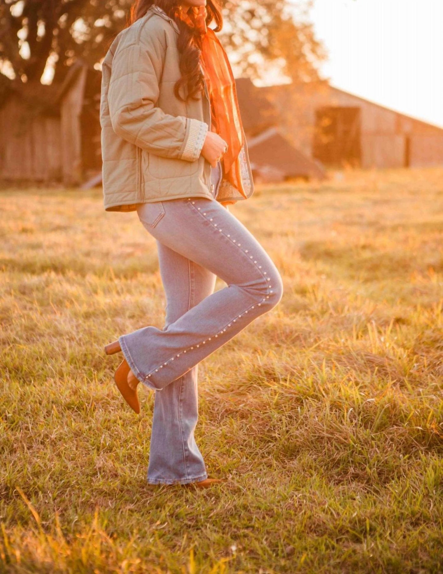 Punchy Pearl Jeans mit ausgestelltem Bein