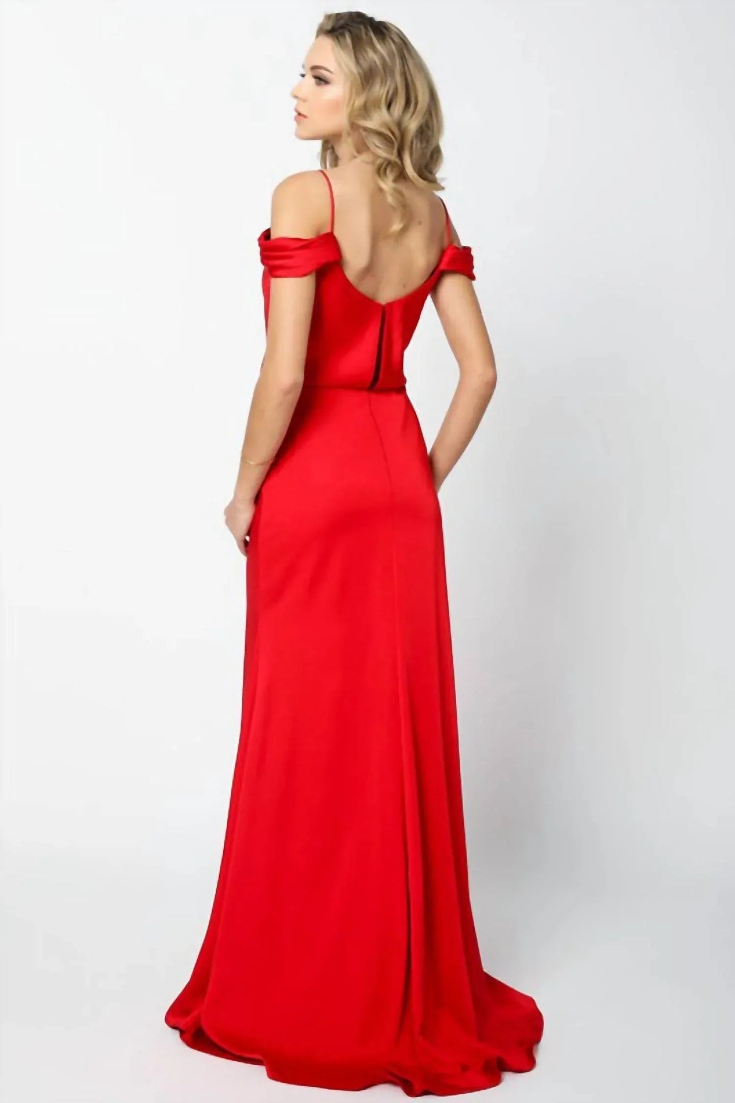Drapiertes schulterfreies Abendkleid