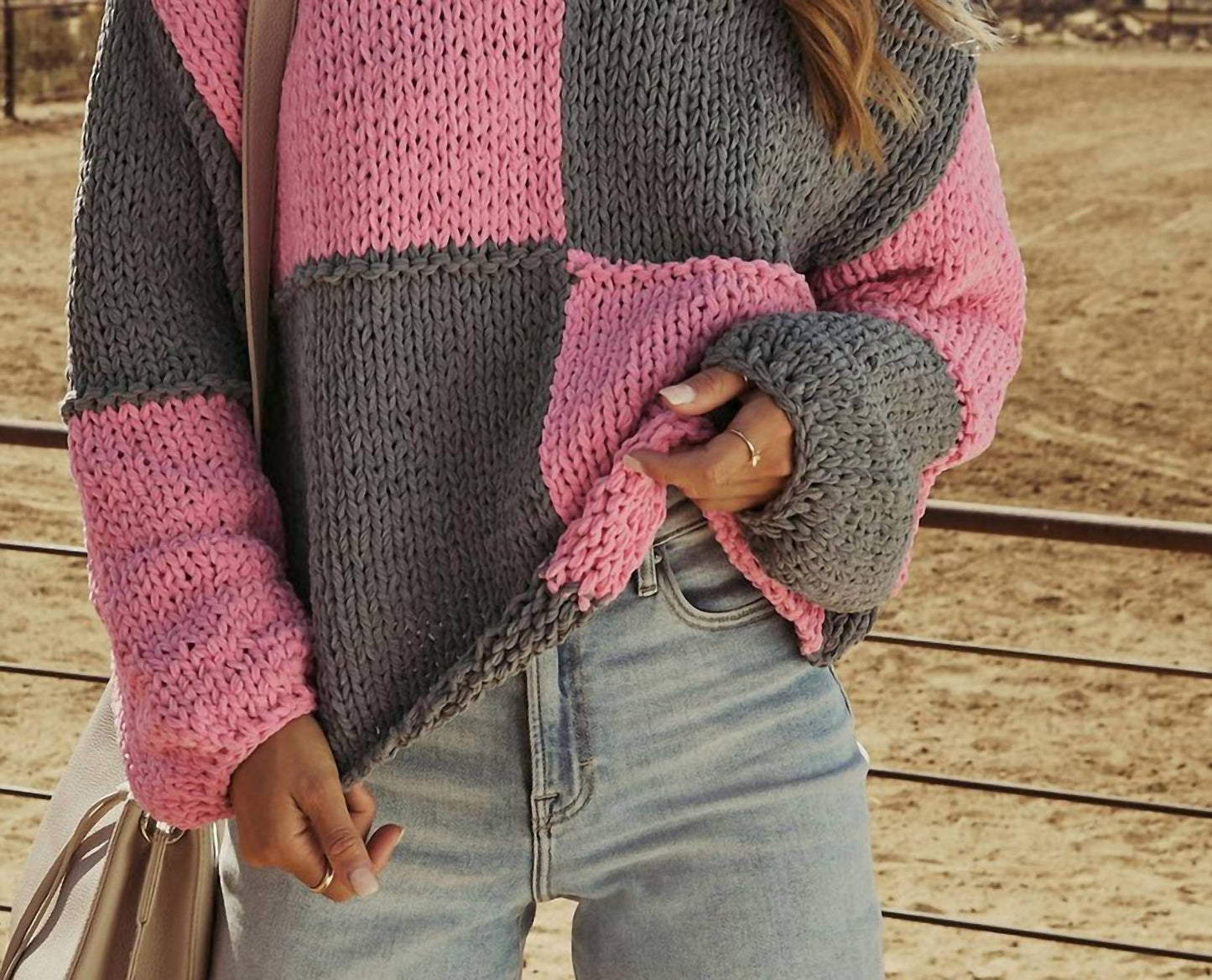 Bonfire Gleam Gehäkelter Colorblock-Pullover
