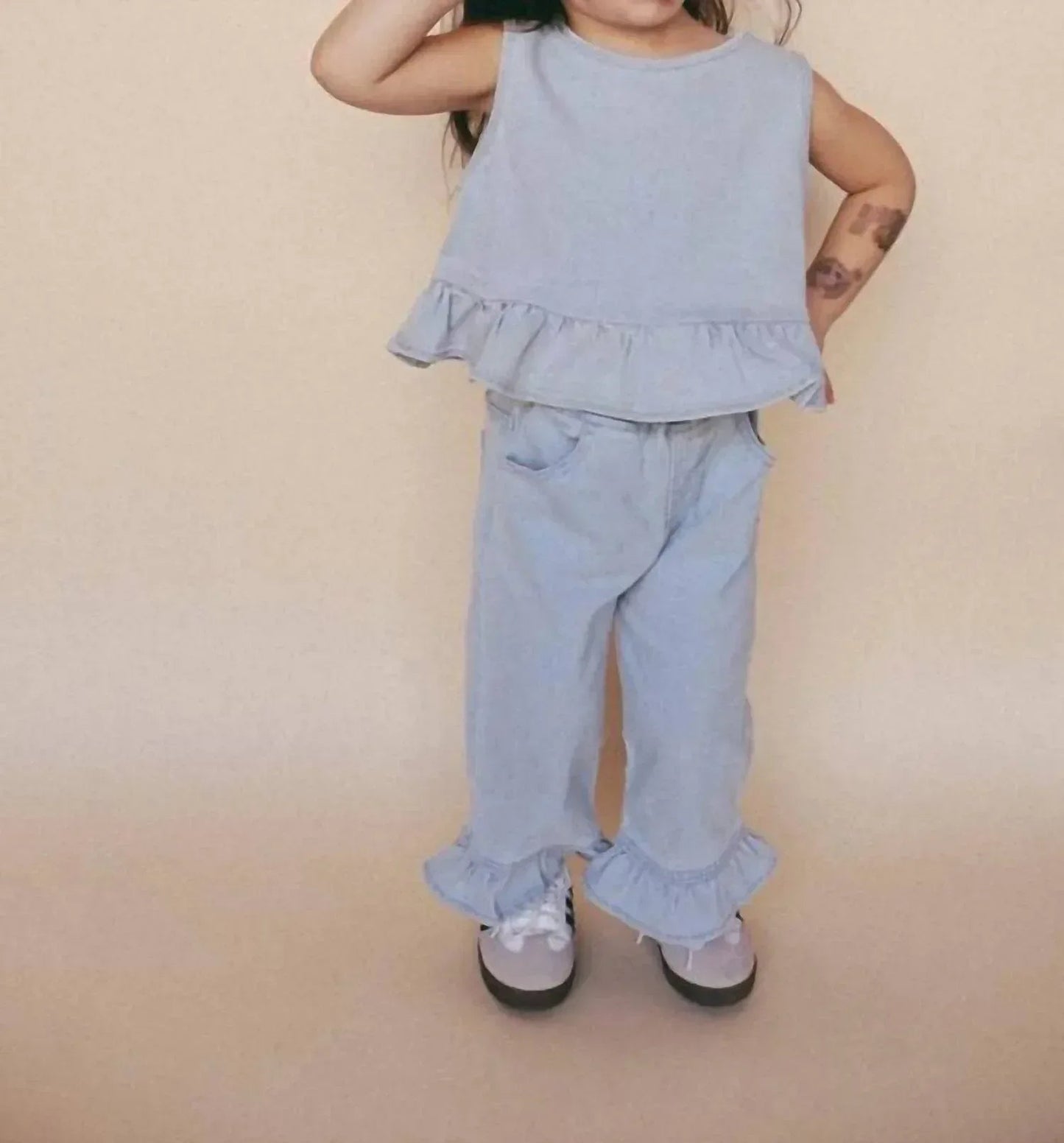 Mädchen Jeanshose mit Schlag und Rüschen