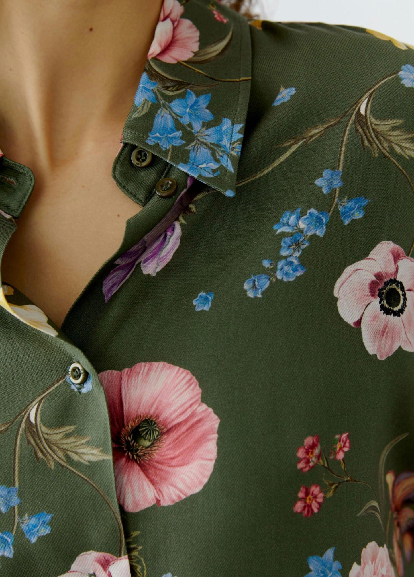 Bluse mit Gartenblumenmuster