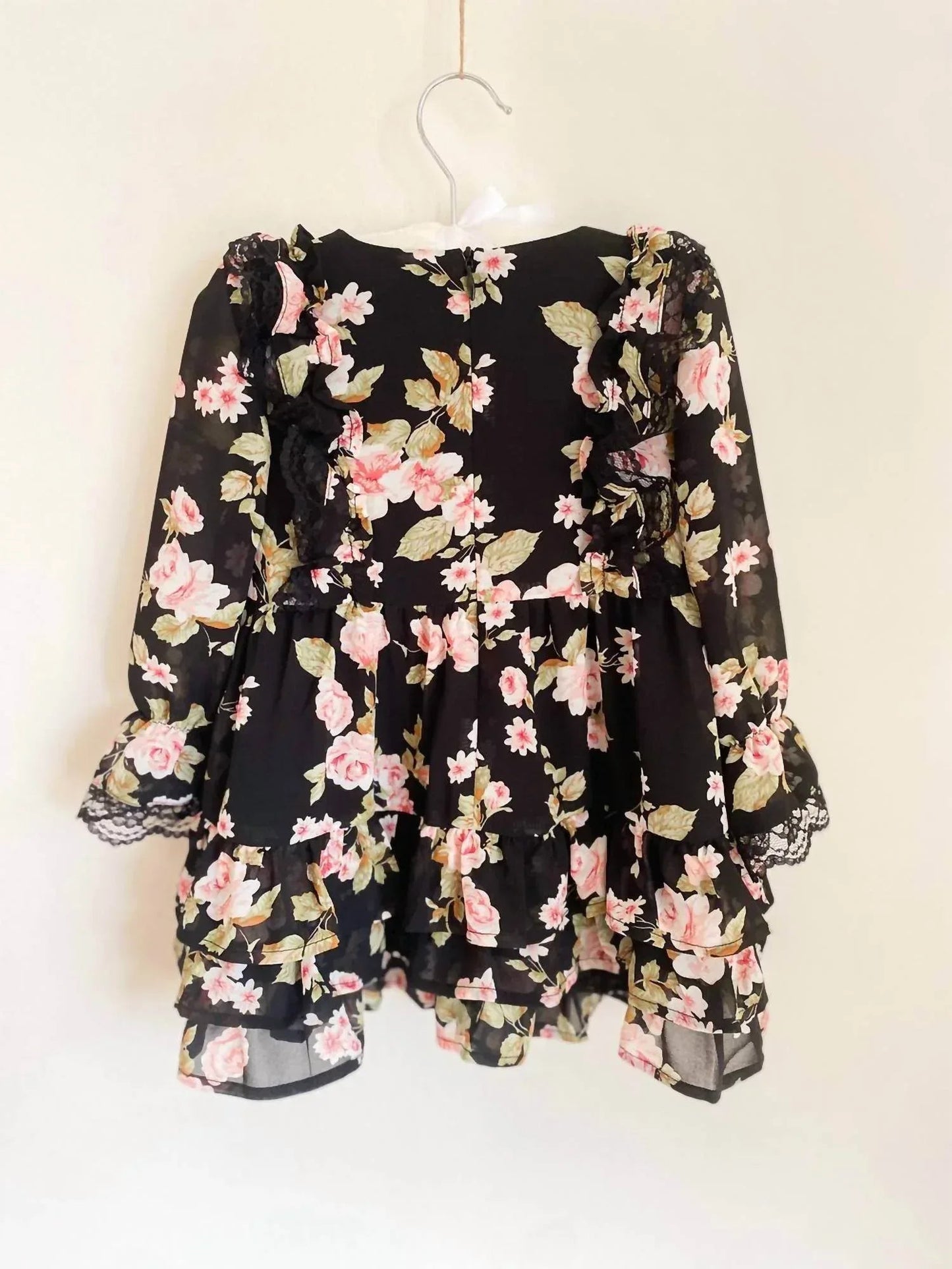Geblümtes Chiffonkleid für kleine Mädchen