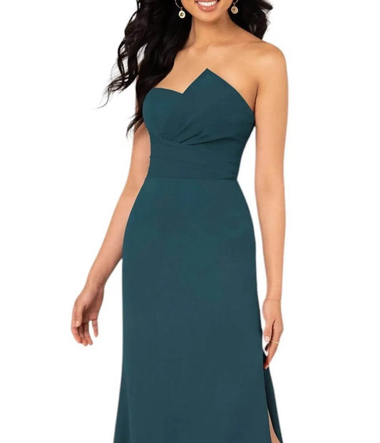 Trägerloses Chiffon-Brautjungfernkleid mit Kerbausschnitt