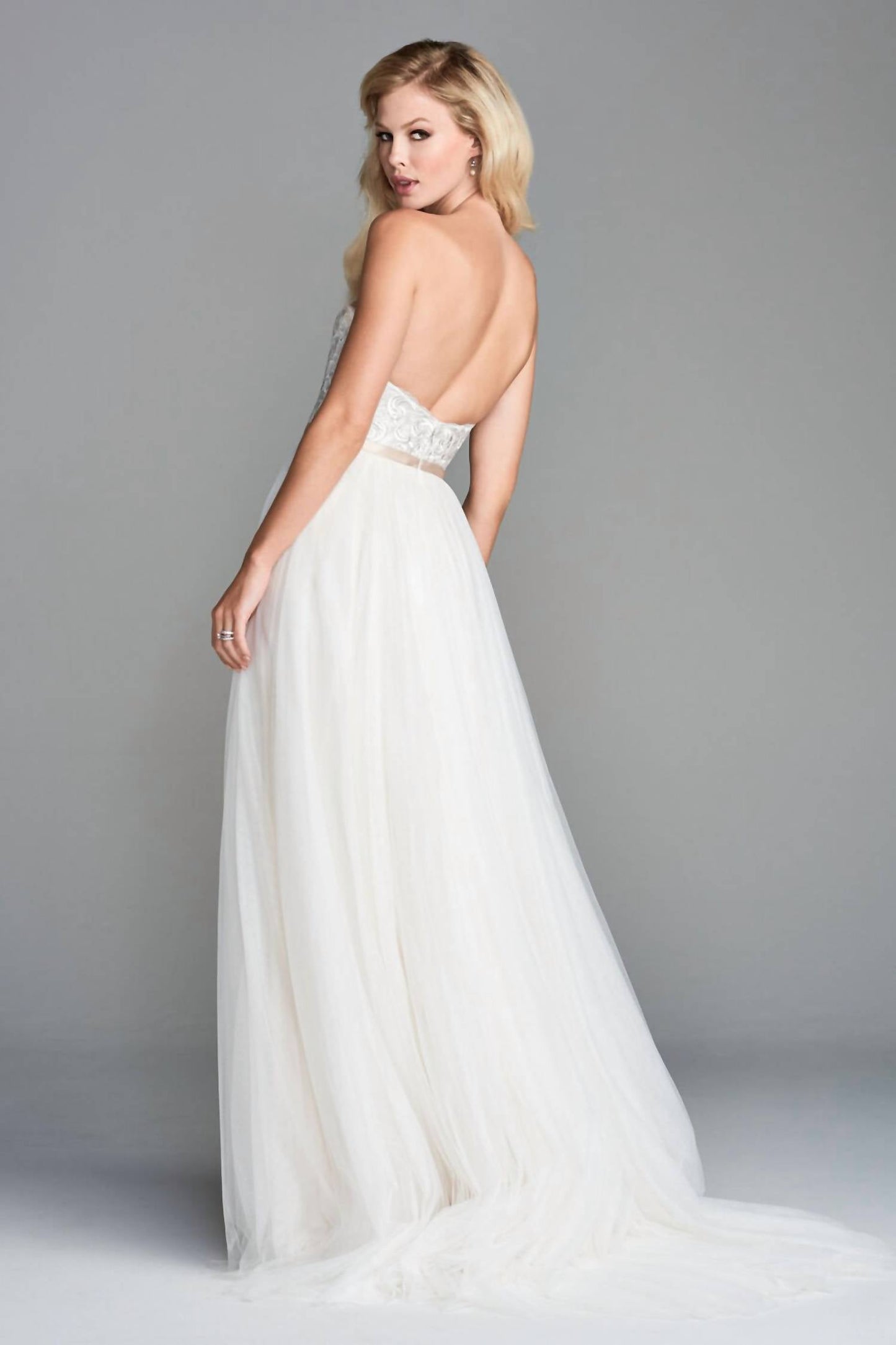 Yvaine Trägerloses A-Linien-Brautkleid