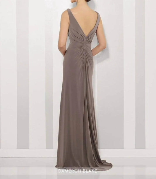 Taupefarbenes, langes, gestuftes Abendkleid