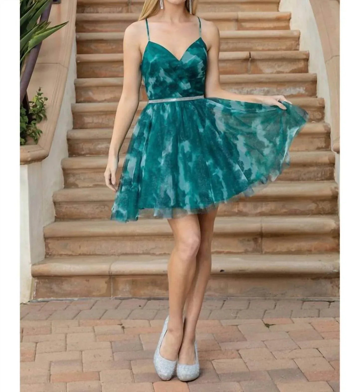 Strap Sleeves V-neck Homecoming Dress