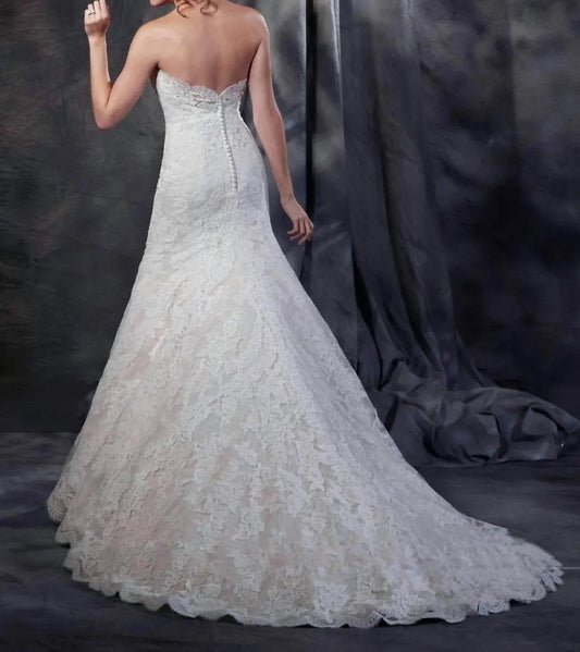 Trompetenkleid mit ausgestelltem Rock