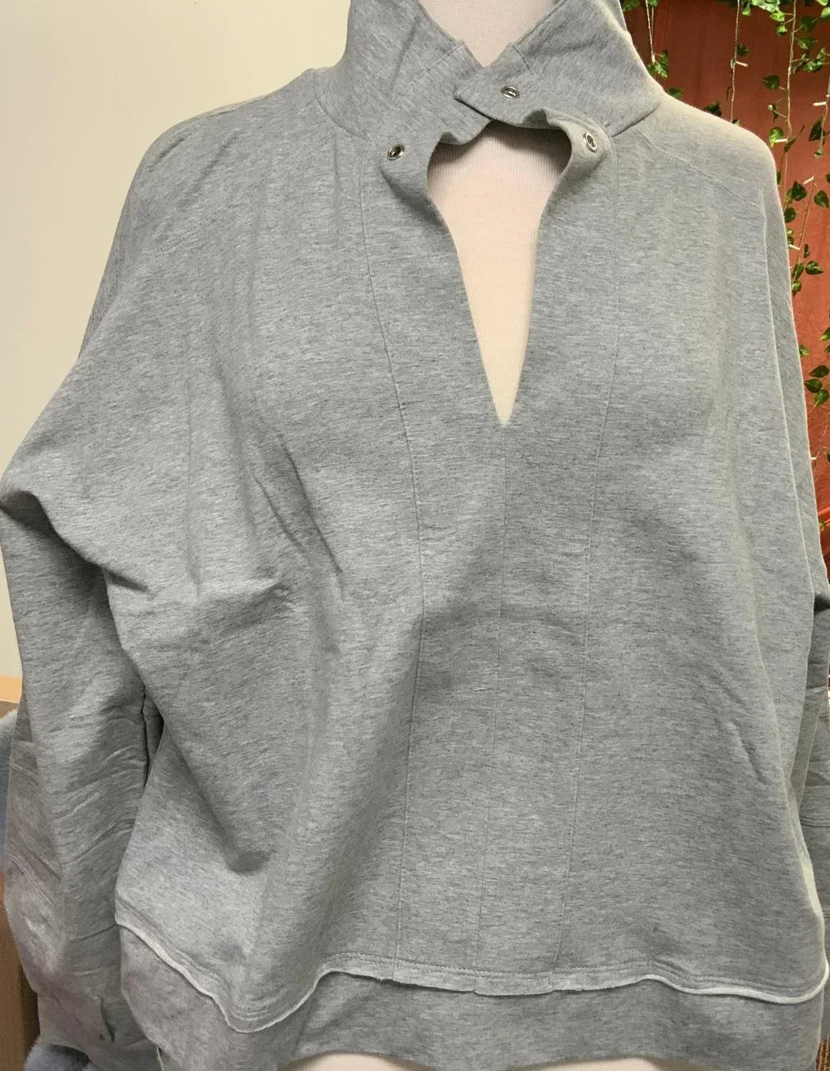 Women's Long Sleeve Collar Sweatshirt