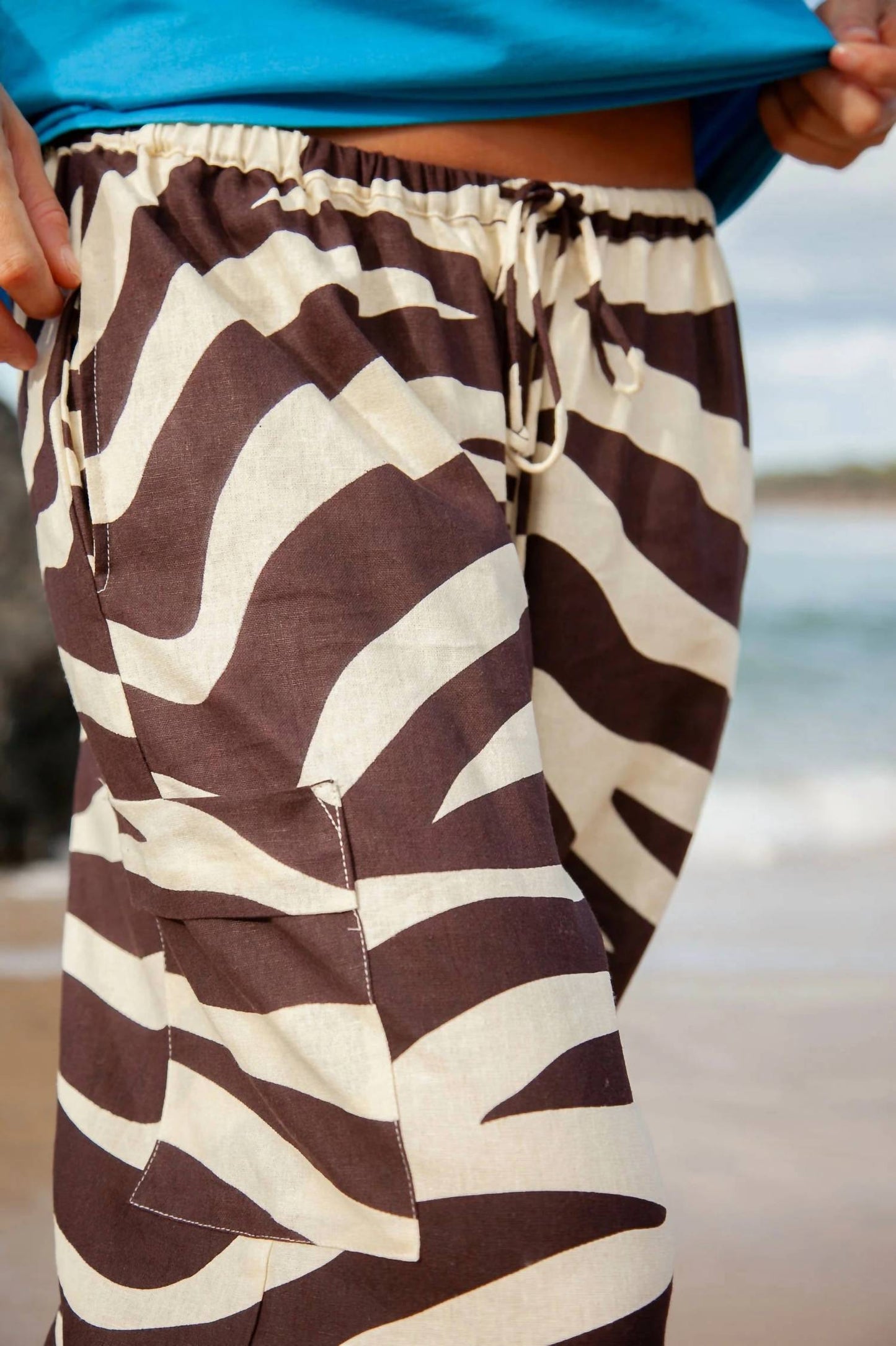 Leinenhose mit Zebra-Print