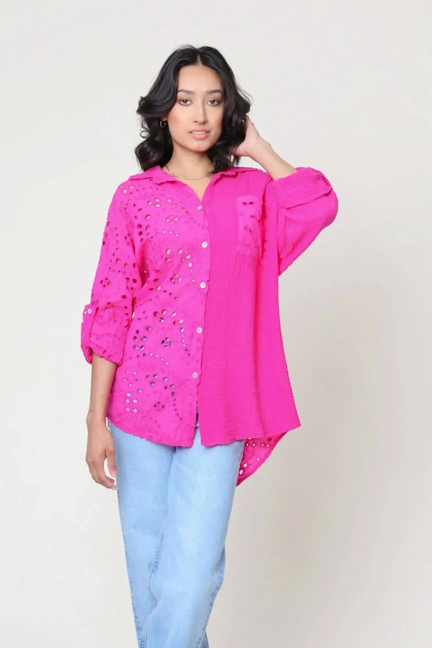Bluse mit Blütenstickerei