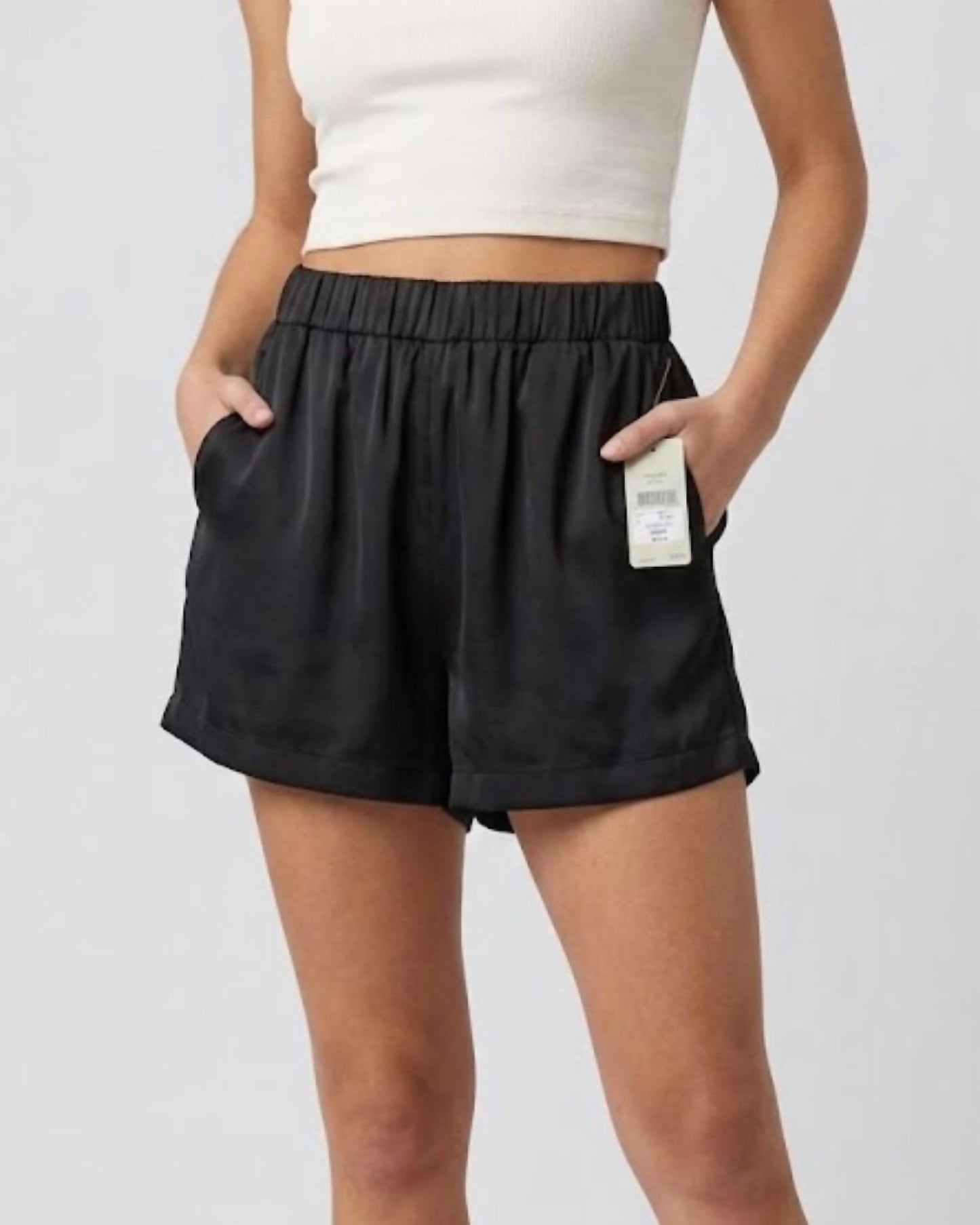 Patti Schlupfshorts mit schrägen Eingrifftaschen