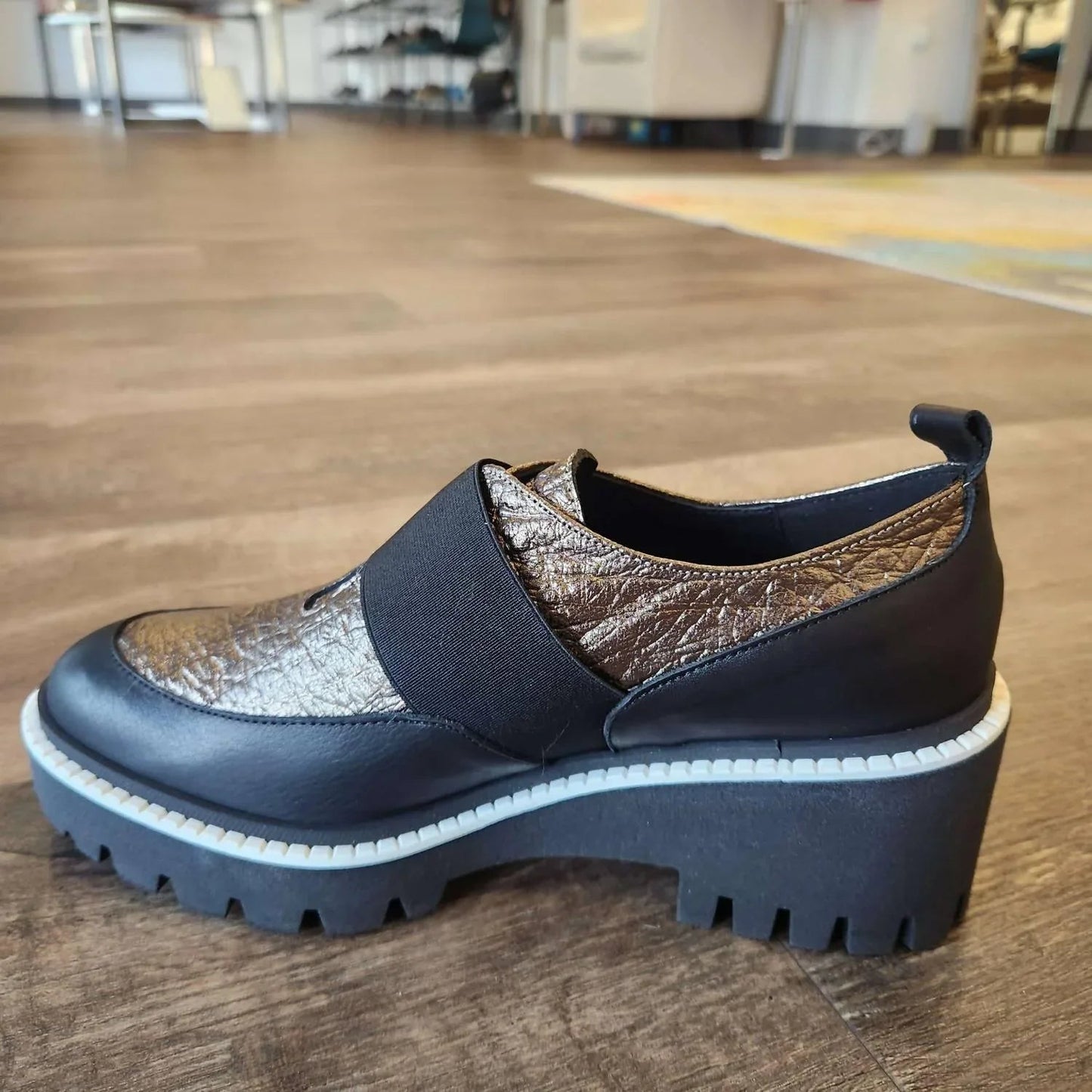 Damen-Slipper mit Keilabsatz
