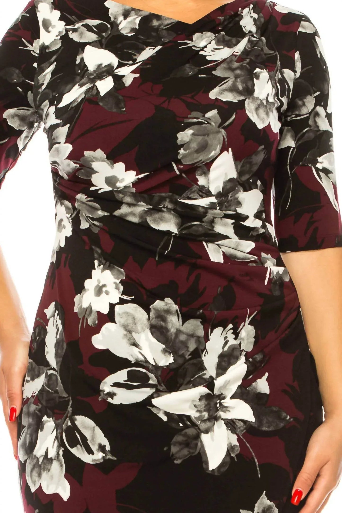 Geblümtes Kleid mit drapiertem Oberteil