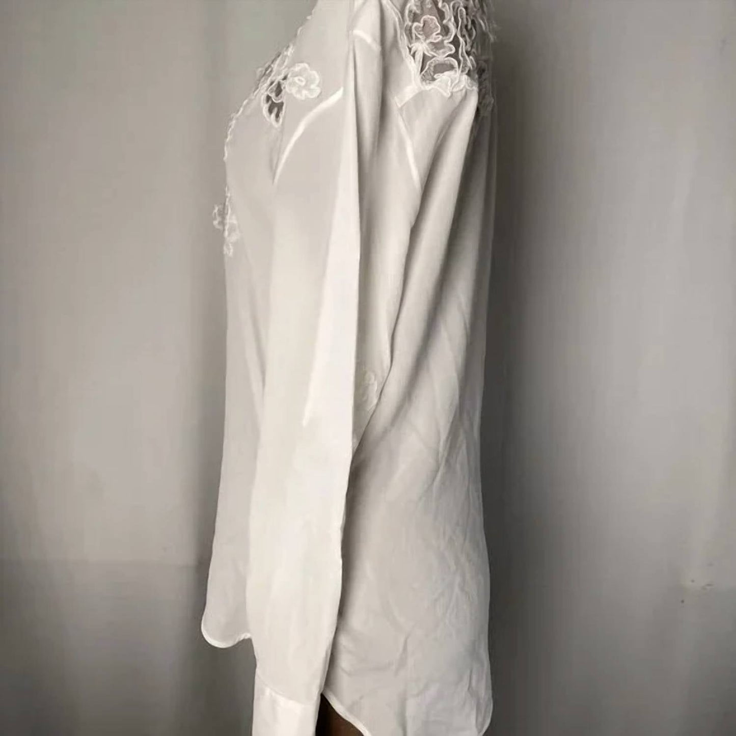 Women’s Lace-appliqué Button-up Top