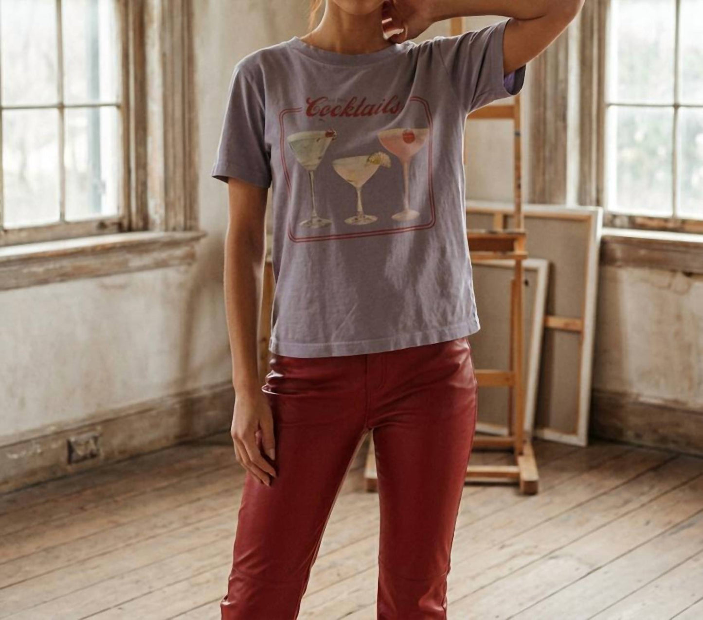 But First Cocktails Weites Shirt mit U-Boot-Ausschnitt