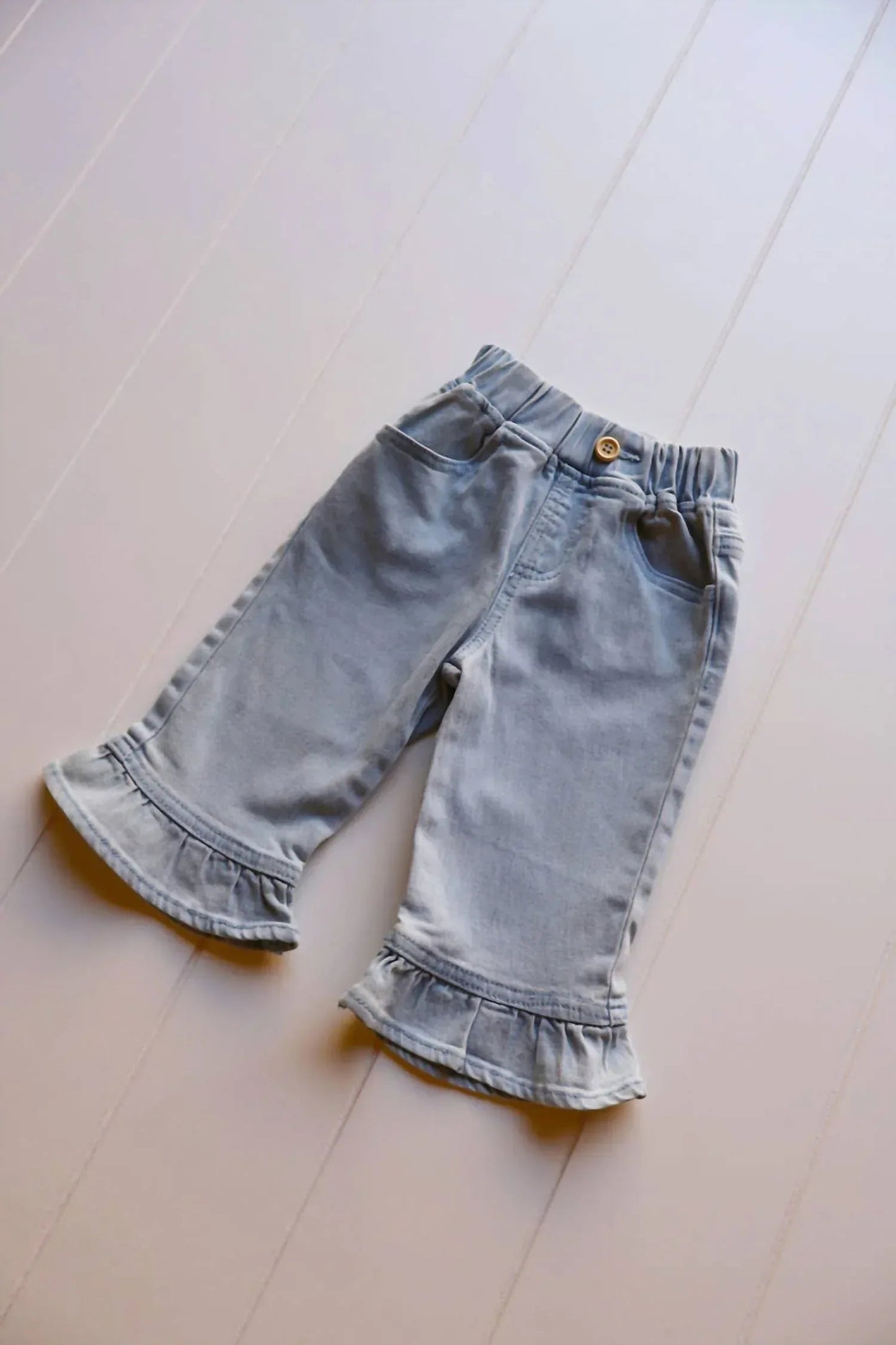 Mädchen Jeanshose mit Schlag und Rüschen