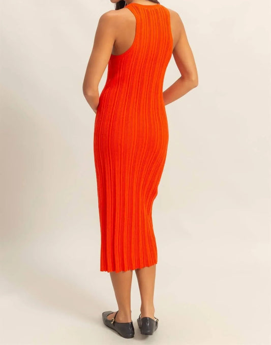 Kassy geripptes Bodycon-Midikleid mit Rundhalsausschnitt