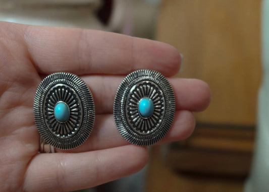 Women's Stellar Oval Concho Earrings