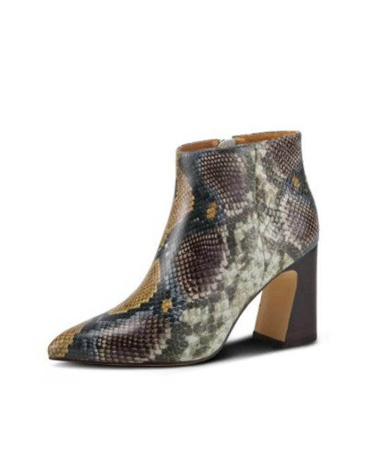 Women's Curvie Ankle Boots