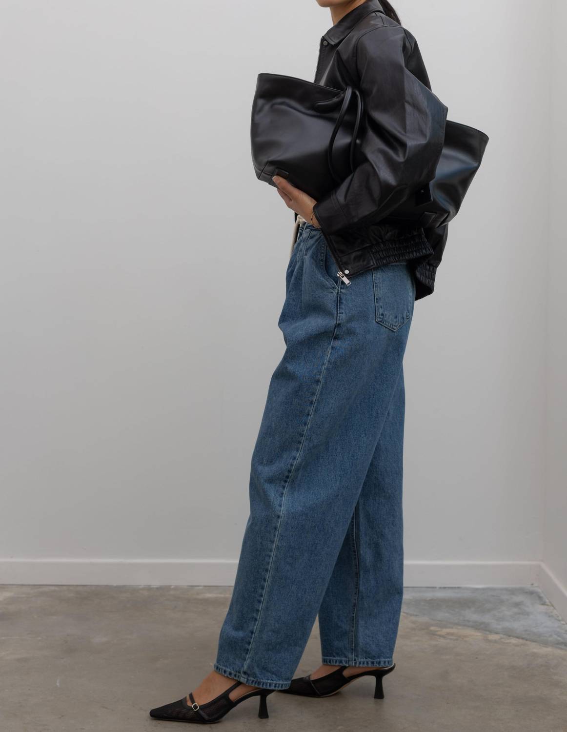 Jeans mit Raffungen und Kordelzug